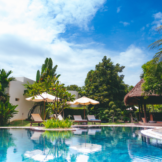 swimming-pool-side